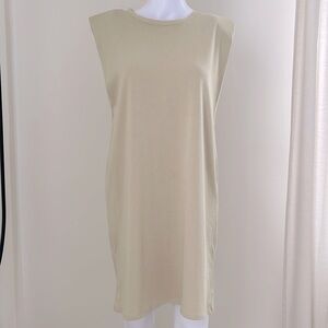 Padded shoulder T-shirt dress